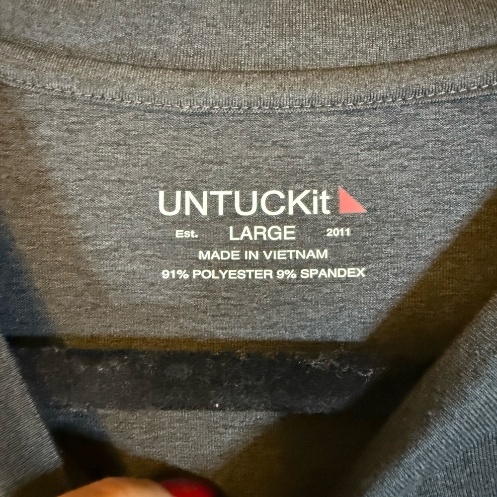 UNTUCKit Short Sleeve Crew Performance Tee in Charcoal - Picture 3 of 8